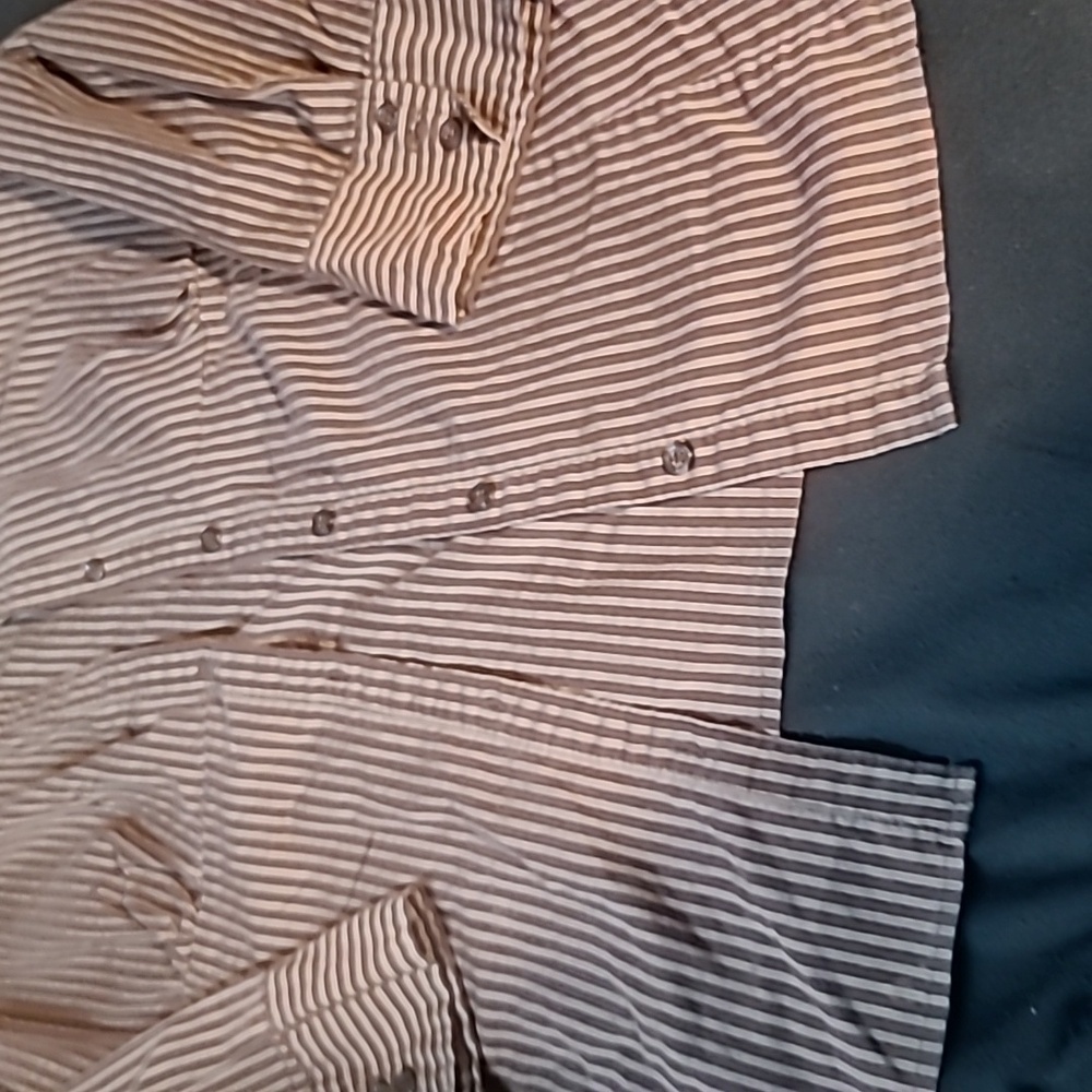 Women's button-up top - Picture 3 of 5